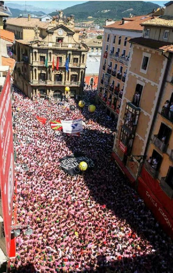 Atico En La Plaza Del Ayuntamiento Apartment *